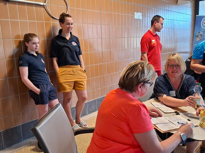 1. 12h-Neujahrsschwimmen 2025