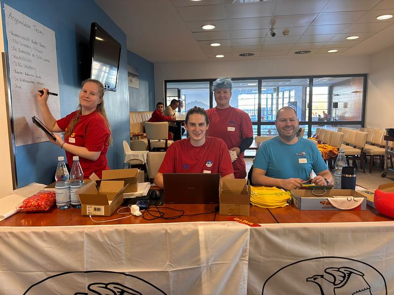 1. 12h-Neujahrsschwimmen 2025